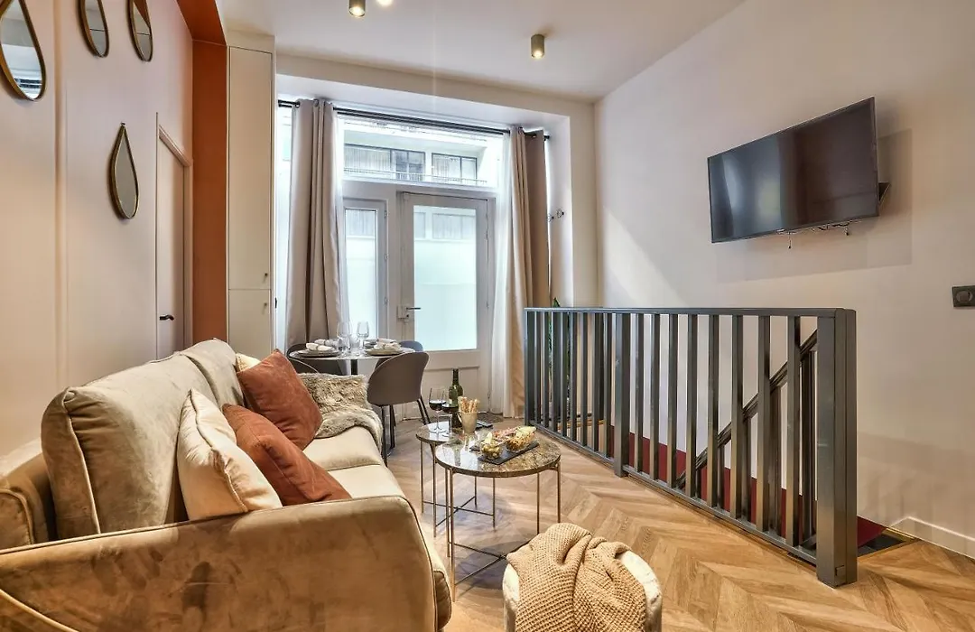 New Eiffel Tour ! Splendid Apartments In The Heart Of Paris-1